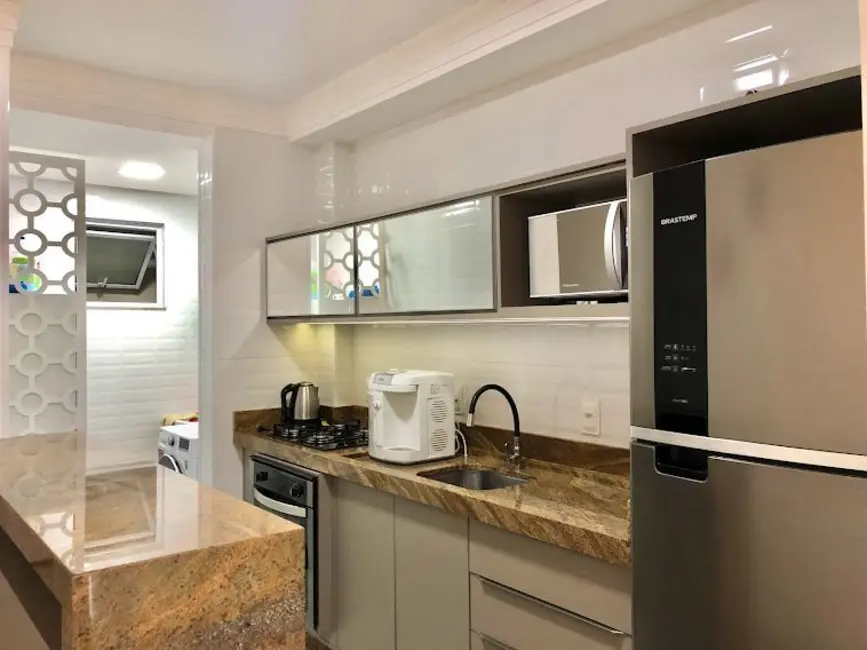 Foto 2 de Apartamento com 3 quartos à venda, 88m2 em Bombinhas - SC