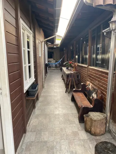 Casa com 1 quarto à venda, 252m2 em Bombinhas - SC - imagem 3 Foto 3 de Casa com 1 quarto à venda, 252m2 em Bombinhas - SC