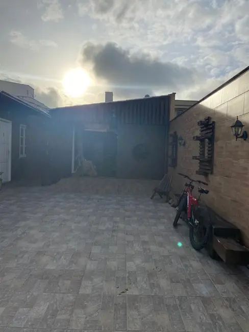 Casa com 1 quarto à venda, 252m2 em Bombinhas - SC - imagem 9 Foto 9 de Casa com 1 quarto à venda, 252m2 em Bombinhas - SC