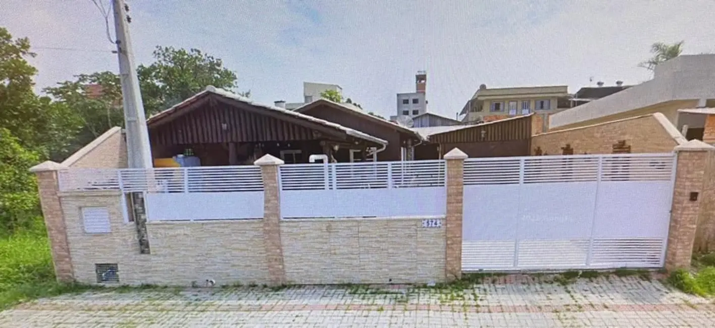 Casa com 1 quarto à venda, 252m2 em Bombinhas - SC - imagem 1 Foto 1 de Casa com 1 quarto à venda, 252m2 em Bombinhas - SC