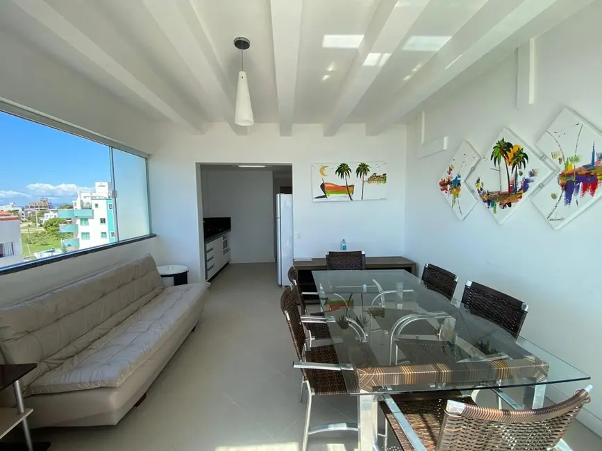 Foto 4 de Cobertura com 2 quartos para alugar, 78m2 em Bombinhas - SC