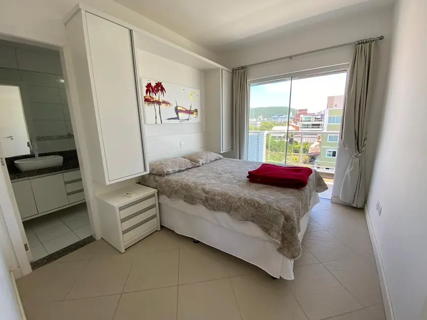 Foto 8 de Cobertura com 2 quartos para alugar, 75m2 em Bombinhas - SC