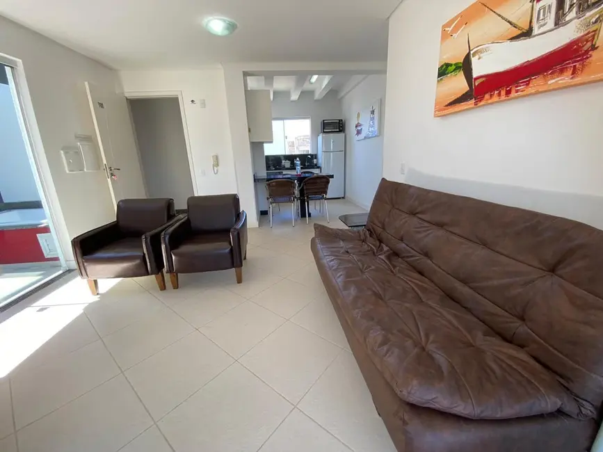 Foto 6 de Cobertura com 2 quartos para alugar, 75m2 em Bombinhas - SC