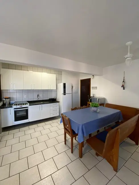 Apartamento com 2 quartos para alugar, 75m2 em Bombinhas - SC - imagem 3 Foto 3 de Apartamento com 2 quartos para alugar, 75m2 em Bombinhas - SC