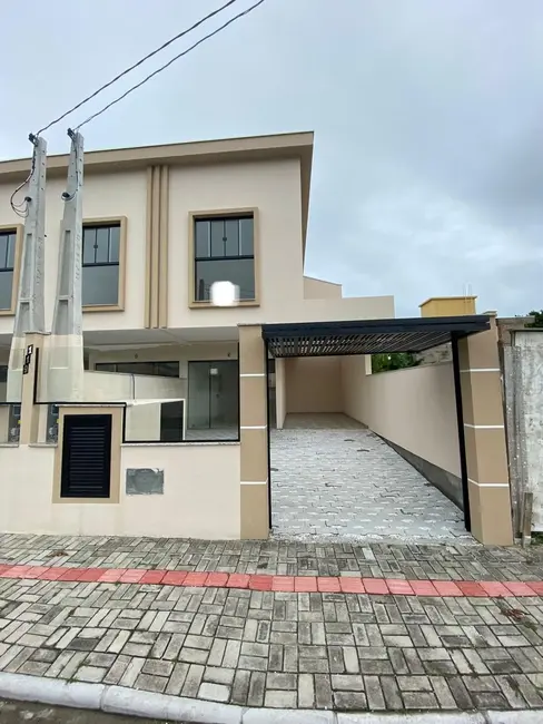 Foto 2 de Sobrado com 2 quartos à venda, 81m2 em Bombinhas - SC