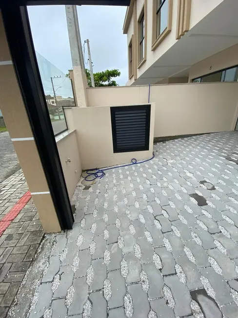 Foto 4 de Sobrado com 2 quartos à venda, 81m2 em Bombinhas - SC