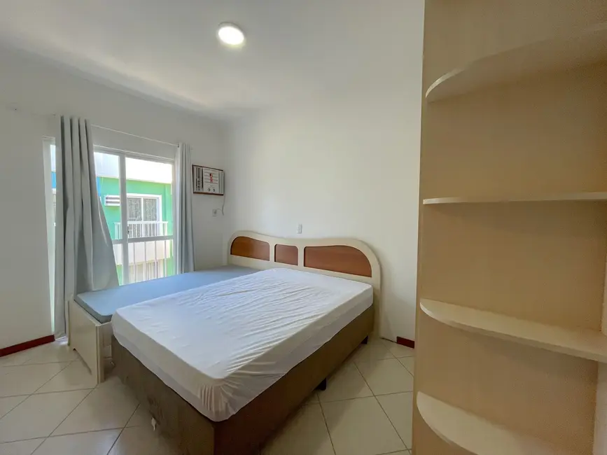 Foto 5 de Apartamento com 2 quartos para alugar, 72m2 em Bombinhas - SC