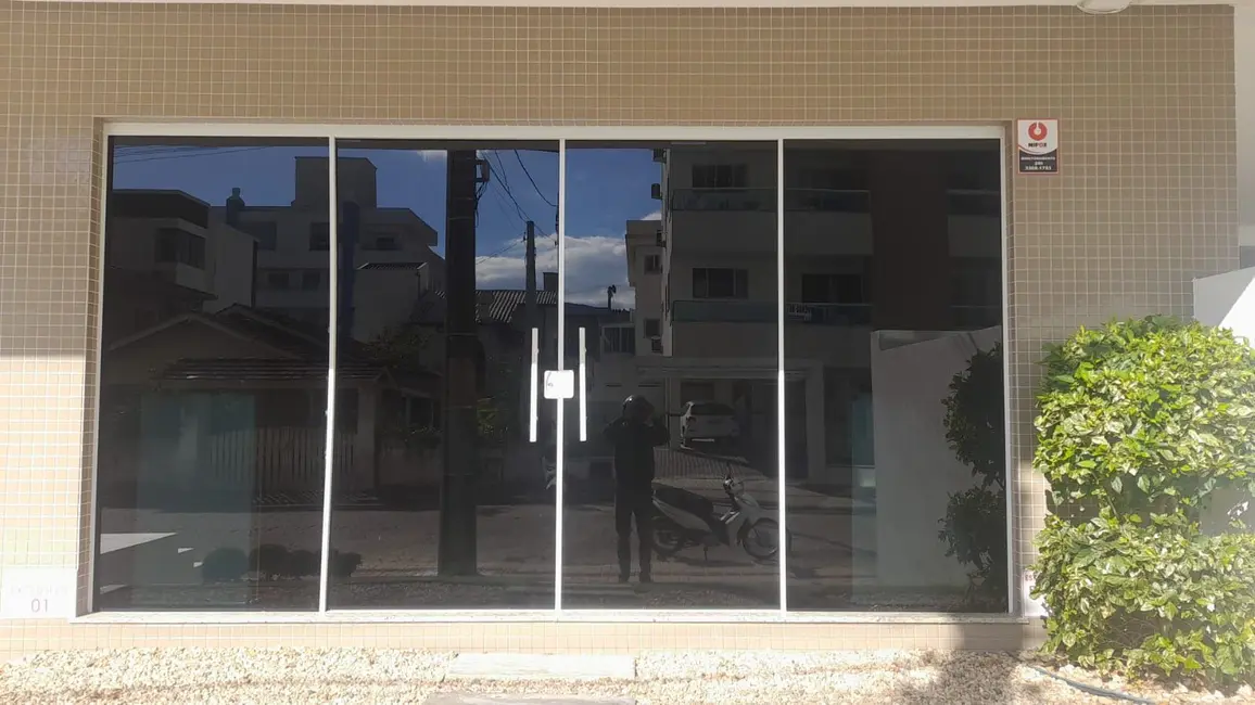 Foto 2 de Sala Comercial com 1 quarto à venda, 50m2 em Bombinhas - SC