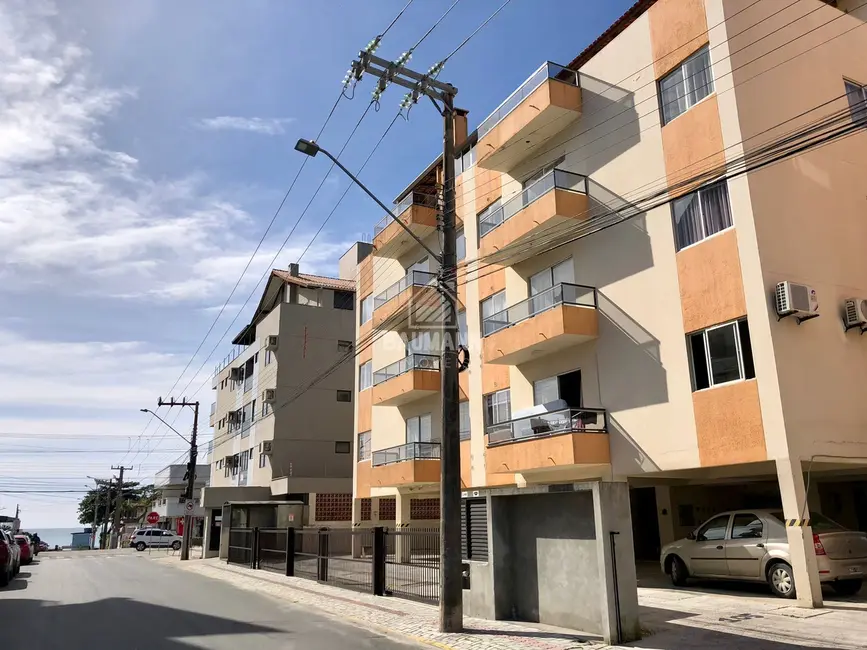 Foto 1 de Apartamento com 2 quartos para alugar, 72m2 em Bombinhas - SC