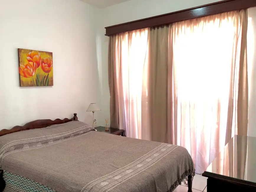 Apartamento com 2 quartos para alugar, 72m2 em Bombinhas - SC - imagem 8 Foto 8 de Apartamento com 2 quartos para alugar, 72m2 em Bombinhas - SC