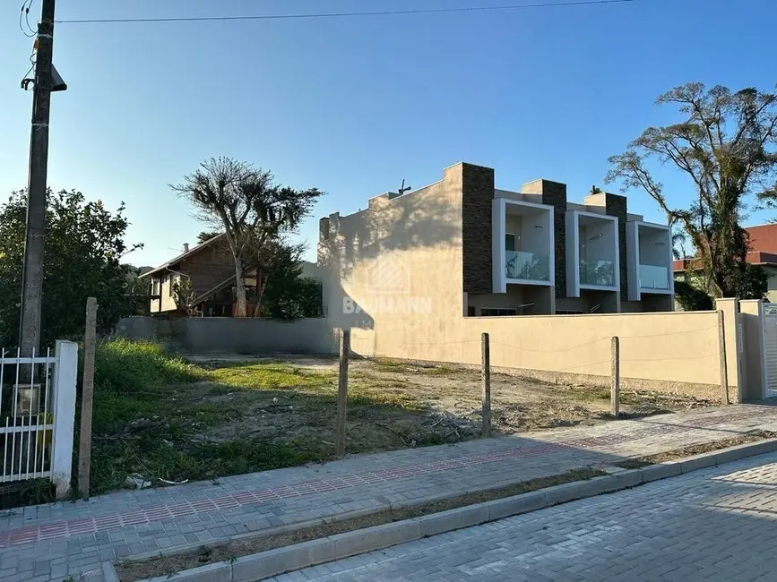 Foto 1 de Terreno / Lote à venda, 325m2 em Bombinhas - SC