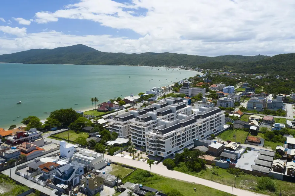 Foto 6 de Apartamento com 2 quartos à venda, 81m2 em Bombinhas - SC