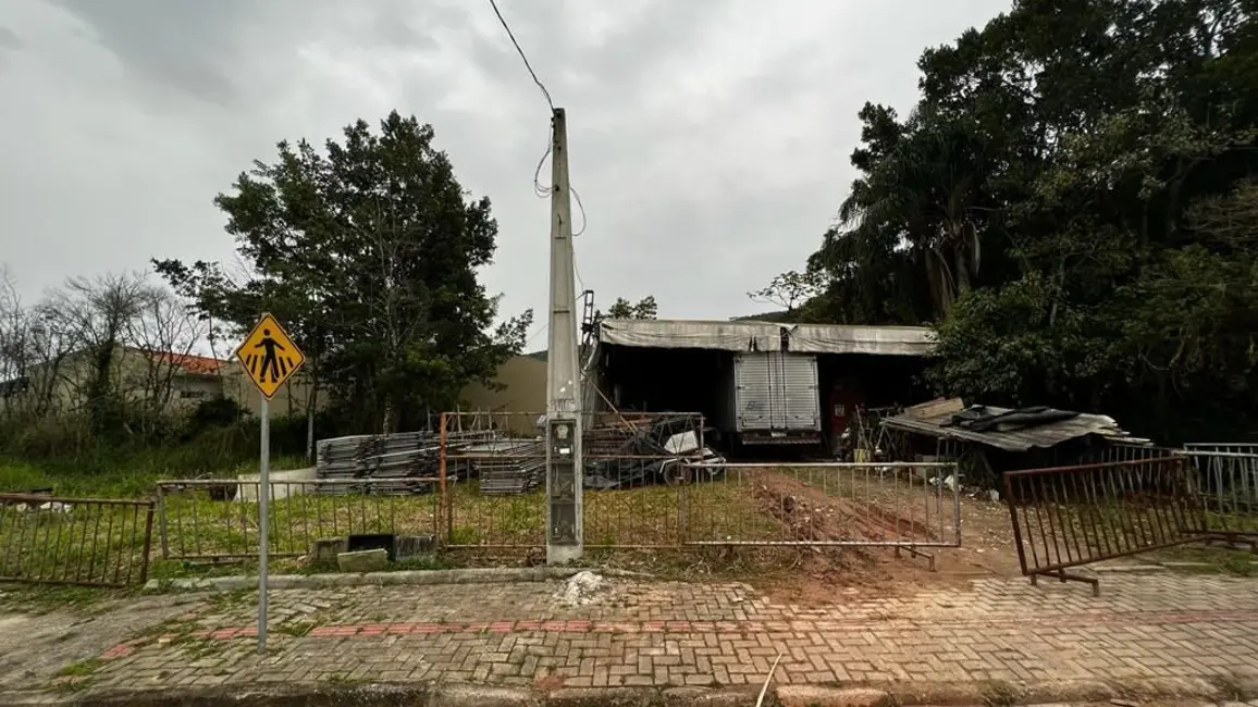 Foto 1 de Terreno / Lote à venda, 300m2 em Bombinhas - SC