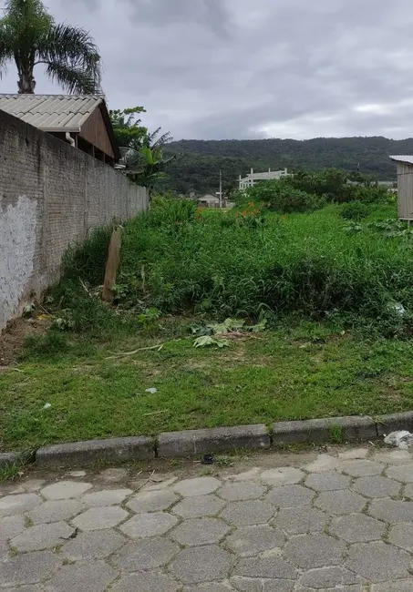 Foto 1 de Terreno / Lote à venda, 318m2 em Bombinhas - SC