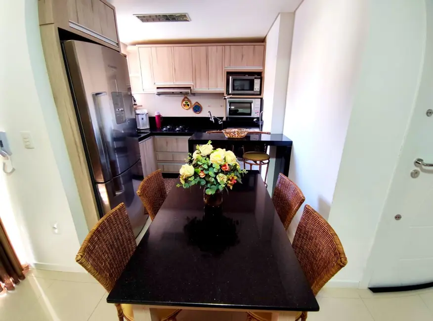 Apartamento com 2 quartos para alugar, 74m2 em Bombinhas - SC - imagem 5 Foto 5 de Apartamento com 2 quartos para alugar, 74m2 em Bombinhas - SC