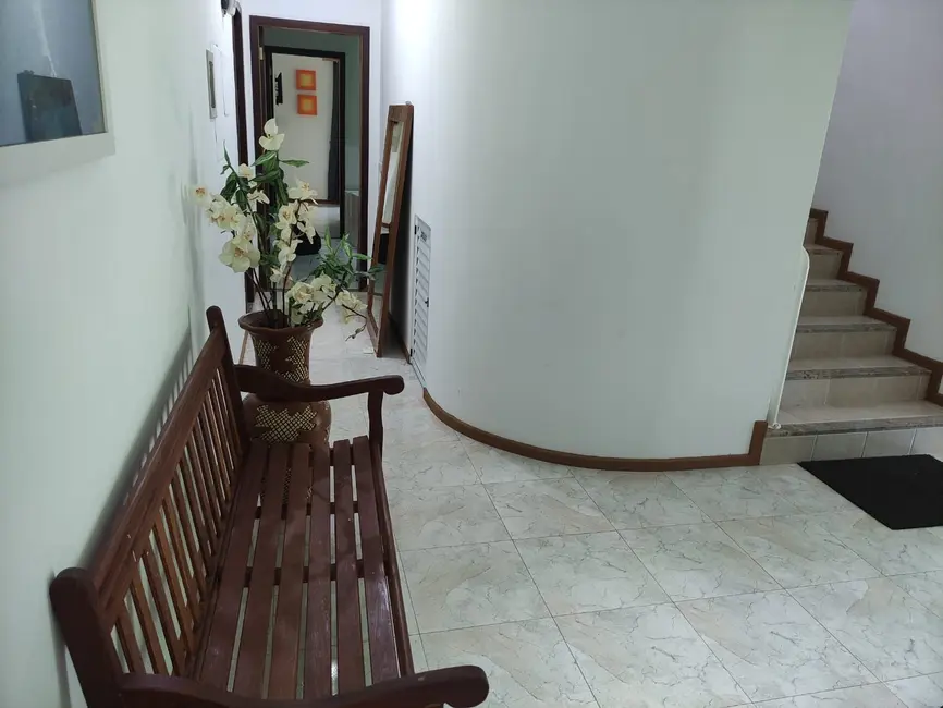 Apartamento com 1 quarto para alugar, 65m2 em Bombinhas - SC - imagem 8 Foto 8 de Apartamento com 1 quarto para alugar, 65m2 em Bombinhas - SC