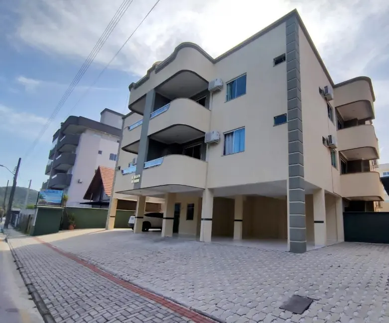 Apartamento com 2 quartos para alugar, 65m2 em Bombinhas - SC - imagem 4 Foto 4 de Apartamento com 2 quartos para alugar, 65m2 em Bombinhas - SC