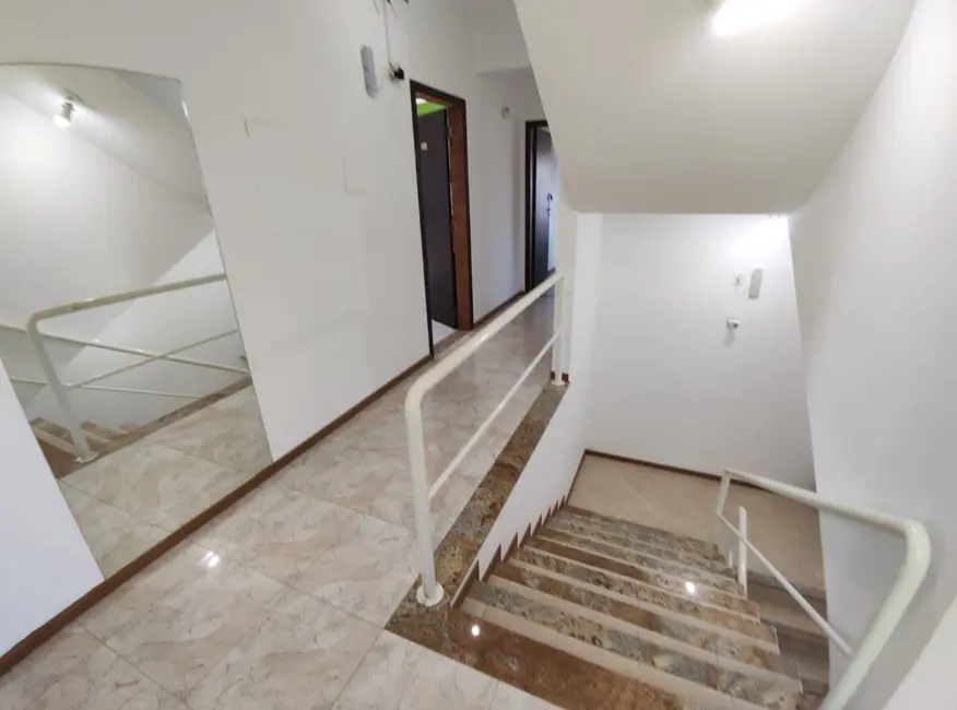 Apartamento com 2 quartos para alugar, 65m2 em Bombinhas - SC - imagem 9 Foto 9 de Apartamento com 2 quartos para alugar, 65m2 em Bombinhas - SC