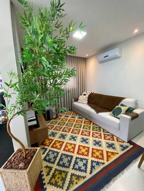 Foto 2 de Apartamento com 2 quartos à venda, 33m2 em Meia Praia, Itapema - SC