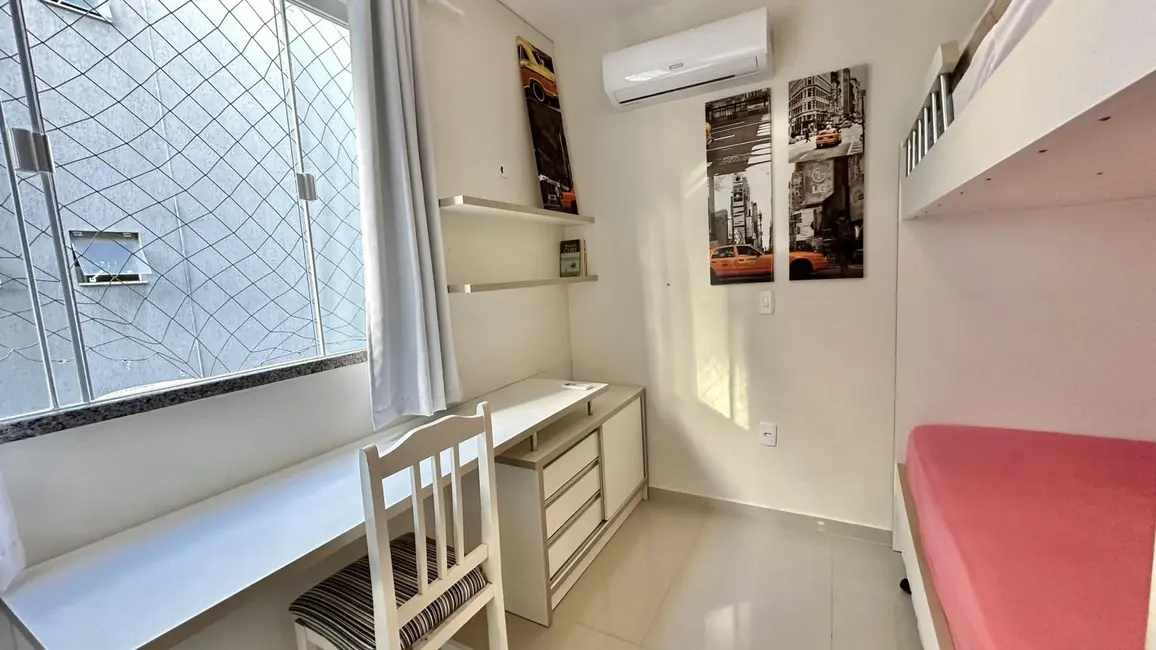 Foto 9 de Apartamento com 3 quartos à venda, 83m2 em Bombinhas - SC