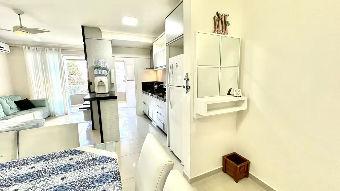 Foto 4 de Apartamento com 3 quartos à venda, 83m2 em Bombinhas - SC