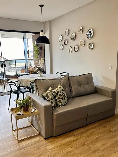 Foto 2 de Apartamento com 2 quartos à venda, 71m2 em Bombinhas - SC