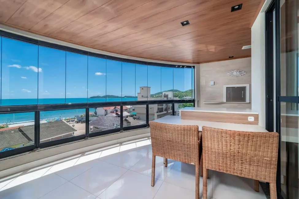 Foto 2 de Apartamento com 3 quartos à venda, 180m2 em Bombinhas - SC
