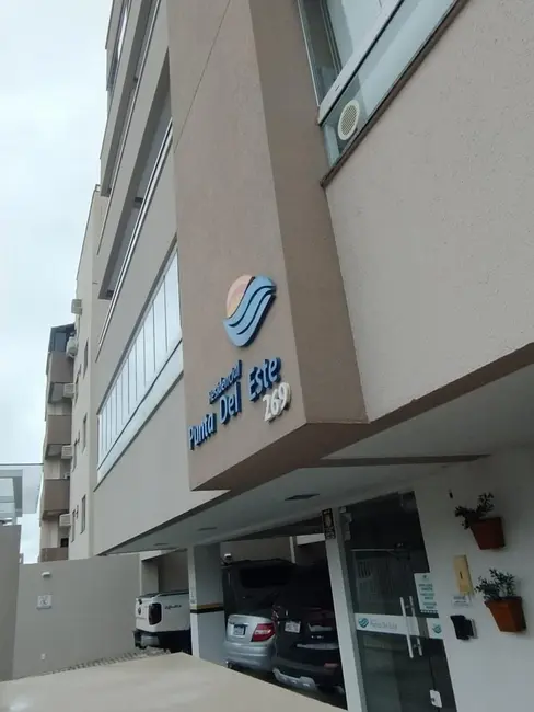 Foto 3 de Apartamento com 2 quartos à venda, 63m2 em Bombinhas - SC