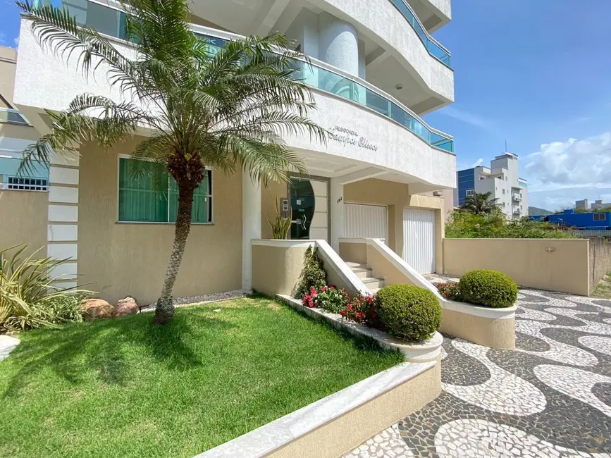 Foto 2 de Apartamento com 2 quartos à venda, 67m2 em Bombinhas - SC