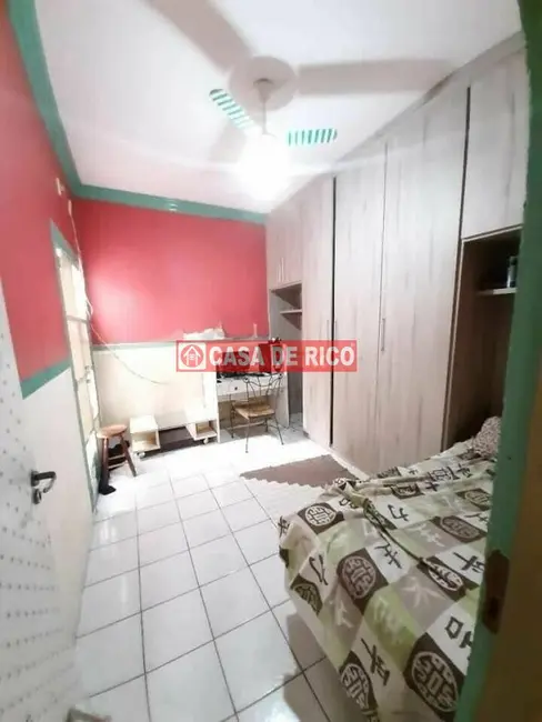 Casa com 4 quartos à venda, 132m2 em Jardim Athenas, Londrina - PR - imagem 5 Foto 5 de Casa com 4 quartos à venda, 132m2 em Jardim Athenas, Londrina - PR
