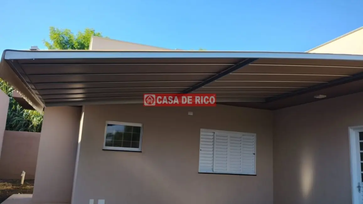 Foto 1 de Casa com 2 quartos à venda, 68m2 em Ibipora - PR