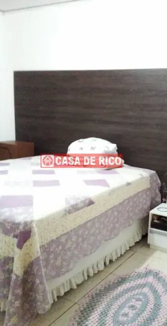 Casa de Condomínio com 2 quartos à venda, 196m2 em Parque Leblon, Londrina - PR - imagem 3 Foto 3 de Casa de Condomínio com 2 quartos à venda, 196m2 em Parque Leblon, Londrina - PR