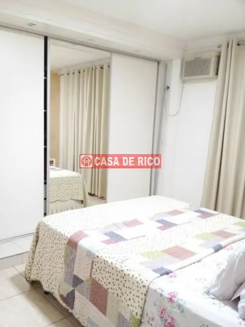 Casa de Condomínio com 2 quartos à venda, 196m2 em Parque Leblon, Londrina - PR - imagem 2 Foto 2 de Casa de Condomínio com 2 quartos à venda, 196m2 em Parque Leblon, Londrina - PR
