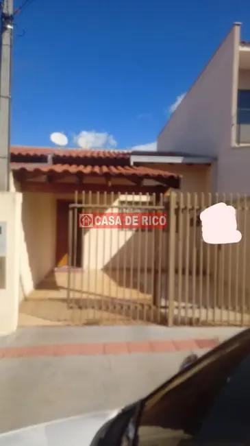 Foto 1 de Casa com 3 quartos à venda, 68m2 em Londrina - PR