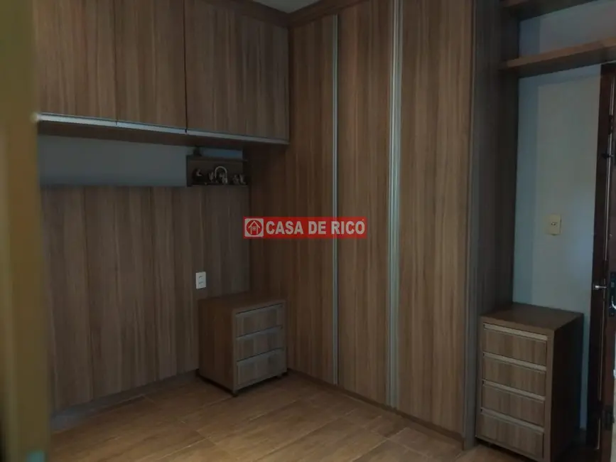 Sobrado com 4 quartos à venda, 286m2 em Jardim Continental, Londrina - PR - imagem 2 Foto 2 de Sobrado com 4 quartos à venda, 286m2 em Jardim Continental, Londrina - PR