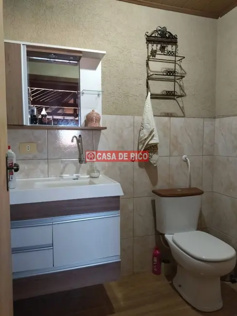 Sobrado com 4 quartos à venda, 286m2 em Jardim Continental, Londrina - PR - imagem 5 Foto 5 de Sobrado com 4 quartos à venda, 286m2 em Jardim Continental, Londrina - PR