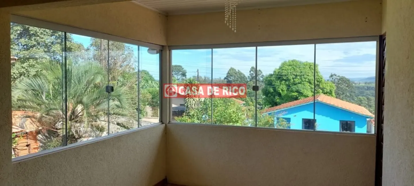 Foto 1 de Casa com 3 quartos à venda, 202m2 em Curiuva - PR