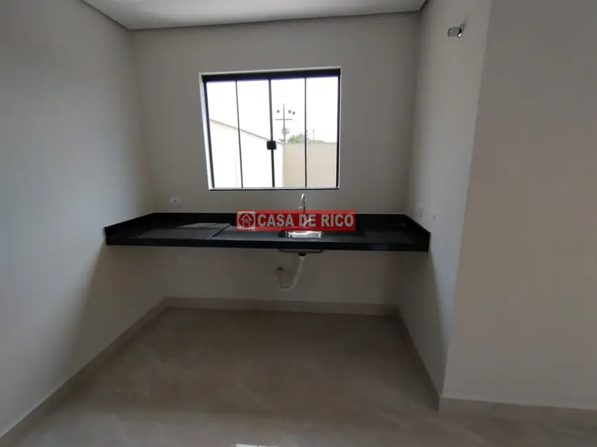 Foto 2 de Sobrado com 3 quartos à venda, 95m2 em Jardim Portal dos Pioneiros, Londrina - PR