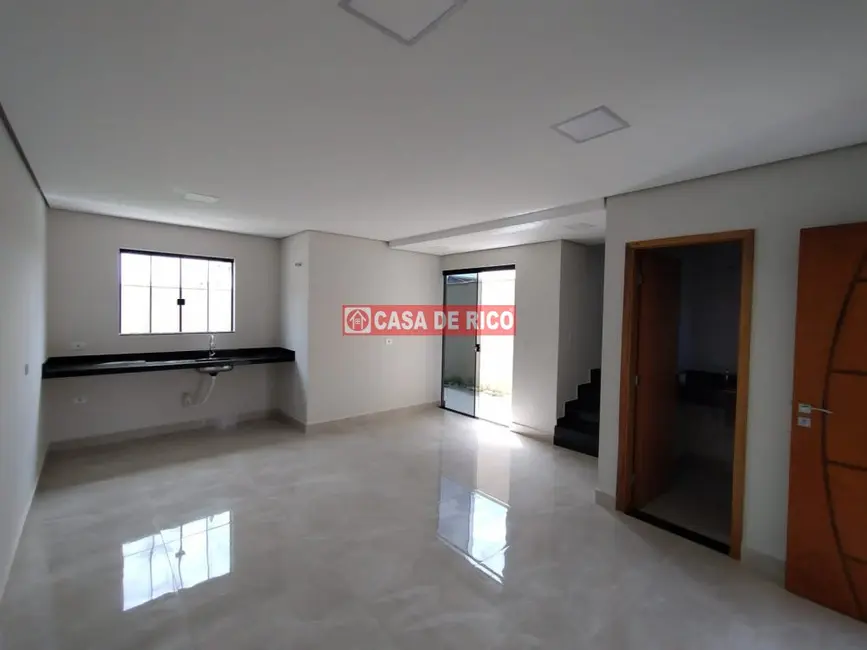Sobrado com 3 quartos à venda, 95m2 em Jardim Portal dos Pioneiros, Londrina - PR - imagem 9 Foto 9 de Sobrado com 3 quartos à venda, 95m2 em Jardim Portal dos Pioneiros, Londrina - PR