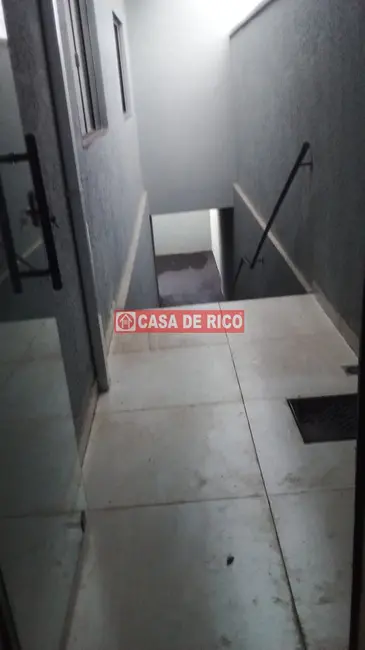 Casa com 3 quartos à venda, 80m2 em Catuai, Londrina - PR - imagem 6 Foto 6 de Casa com 3 quartos à venda, 80m2 em Catuai, Londrina - PR