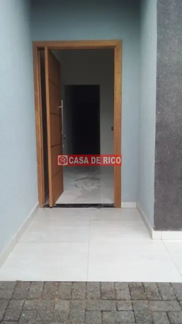 Casa com 3 quartos à venda, 80m2 em Catuai, Londrina - PR - imagem 8 Foto 8 de Casa com 3 quartos à venda, 80m2 em Catuai, Londrina - PR