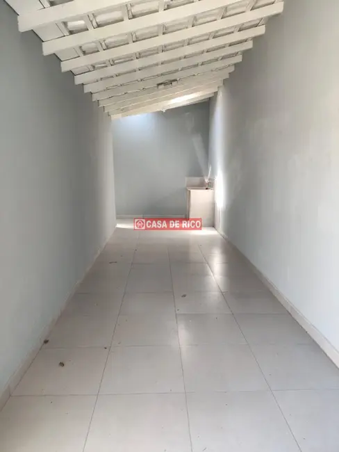 Casa com 3 quartos à venda, 160m2 em Jardim Campos Verdes, Londrina - PR - imagem 2 Foto 2 de Casa com 3 quartos à venda, 160m2 em Jardim Campos Verdes, Londrina - PR