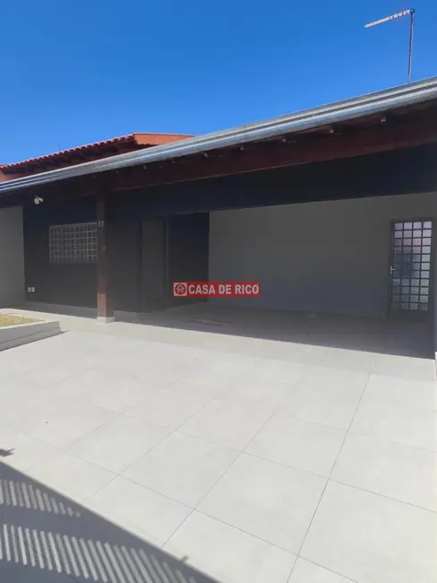 Casa com 3 quartos à venda, 160m2 em Jardim Campos Verdes, Londrina - PR - imagem 3 Foto 3 de Casa com 3 quartos à venda, 160m2 em Jardim Campos Verdes, Londrina - PR