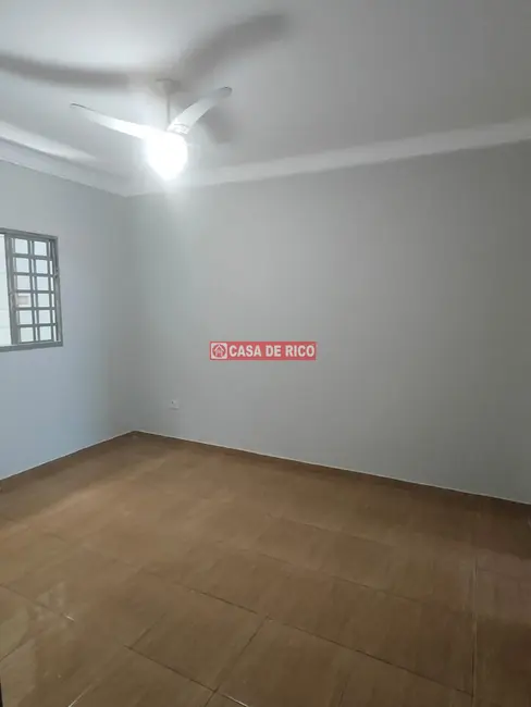 Casa com 3 quartos à venda, 160m2 em Jardim Campos Verdes, Londrina - PR - imagem 7 Foto 7 de Casa com 3 quartos à venda, 160m2 em Jardim Campos Verdes, Londrina - PR