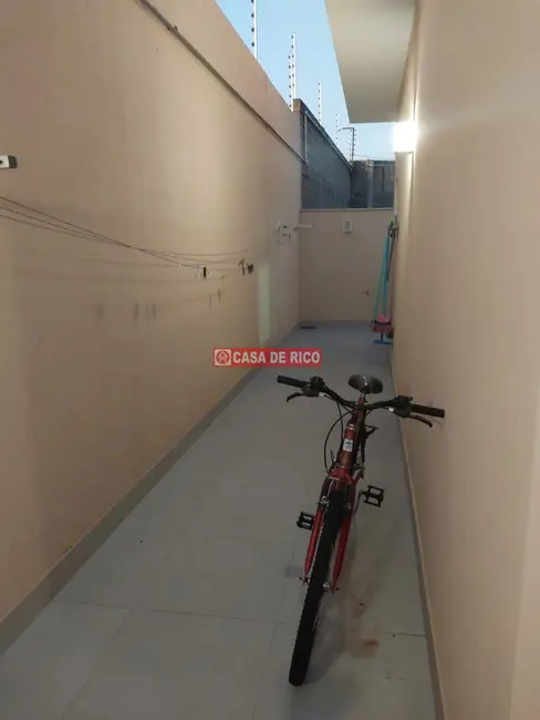Casa com 3 quartos à venda, 143m2 em Londrina - PR - imagem 7 Foto 7 de Casa com 3 quartos à venda, 143m2 em Londrina - PR