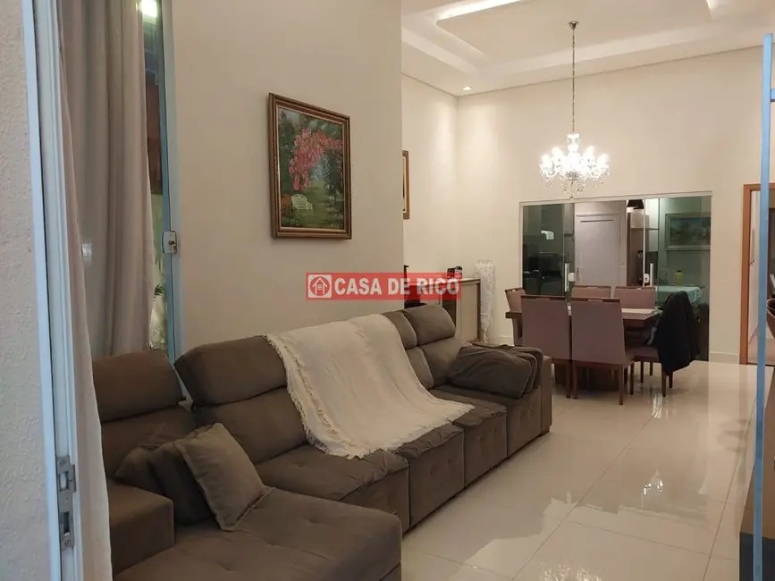 Casa com 3 quartos à venda, 143m2 em Londrina - PR - imagem 5 Foto 5 de Casa com 3 quartos à venda, 143m2 em Londrina - PR