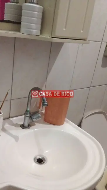 Apartamento com 3 quartos à venda, 60m2 em Jardim Santa Cruz, Londrina - PR - imagem 8 Foto 8 de Apartamento com 3 quartos à venda, 60m2 em Jardim Santa Cruz, Londrina - PR