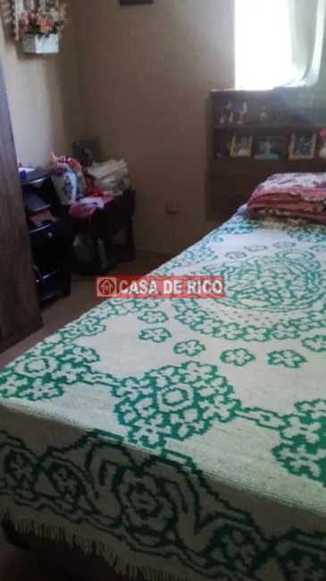 Apartamento com 3 quartos à venda, 60m2 em Jardim Santa Cruz, Londrina - PR - imagem 4 Foto 4 de Apartamento com 3 quartos à venda, 60m2 em Jardim Santa Cruz, Londrina - PR