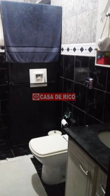 Casa com 4 quartos à venda, 112m2 em Residencial Quadra Norte, Londrina - PR - imagem 7 Foto 7 de Casa com 4 quartos à venda, 112m2 em Residencial Quadra Norte, Londrina - PR