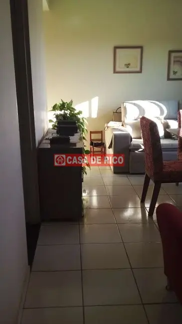 Apartamento com 3 quartos à venda, 286m2 em Jardim Santa Cruz, Londrina - PR - imagem 8 Foto 8 de Apartamento com 3 quartos à venda, 286m2 em Jardim Santa Cruz, Londrina - PR
